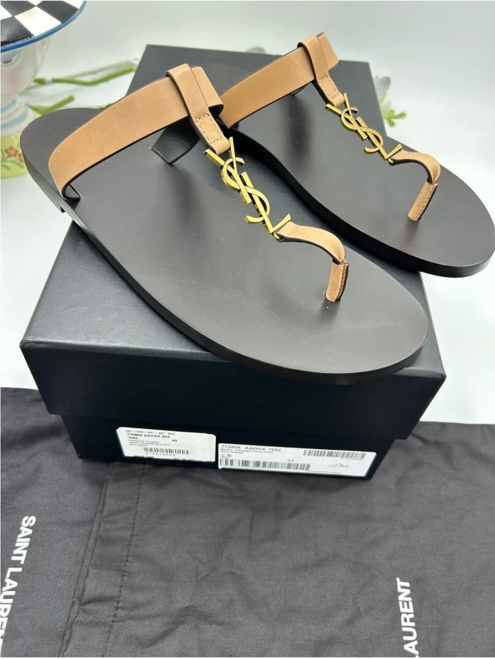Men’s Saint Laurent CASANDRE YSL logo thong sandals, size 43 made in Italy